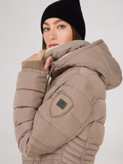 Suzy Shier Puffers & Jackets|Puffers & Jackets><noscript><img width=