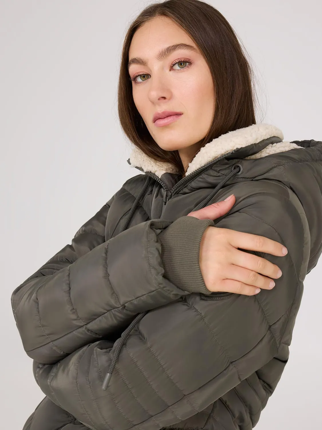 Suzy Shier Puffers & Jackets|Puffers & Jackets>Mid-Length Hooded Puffer