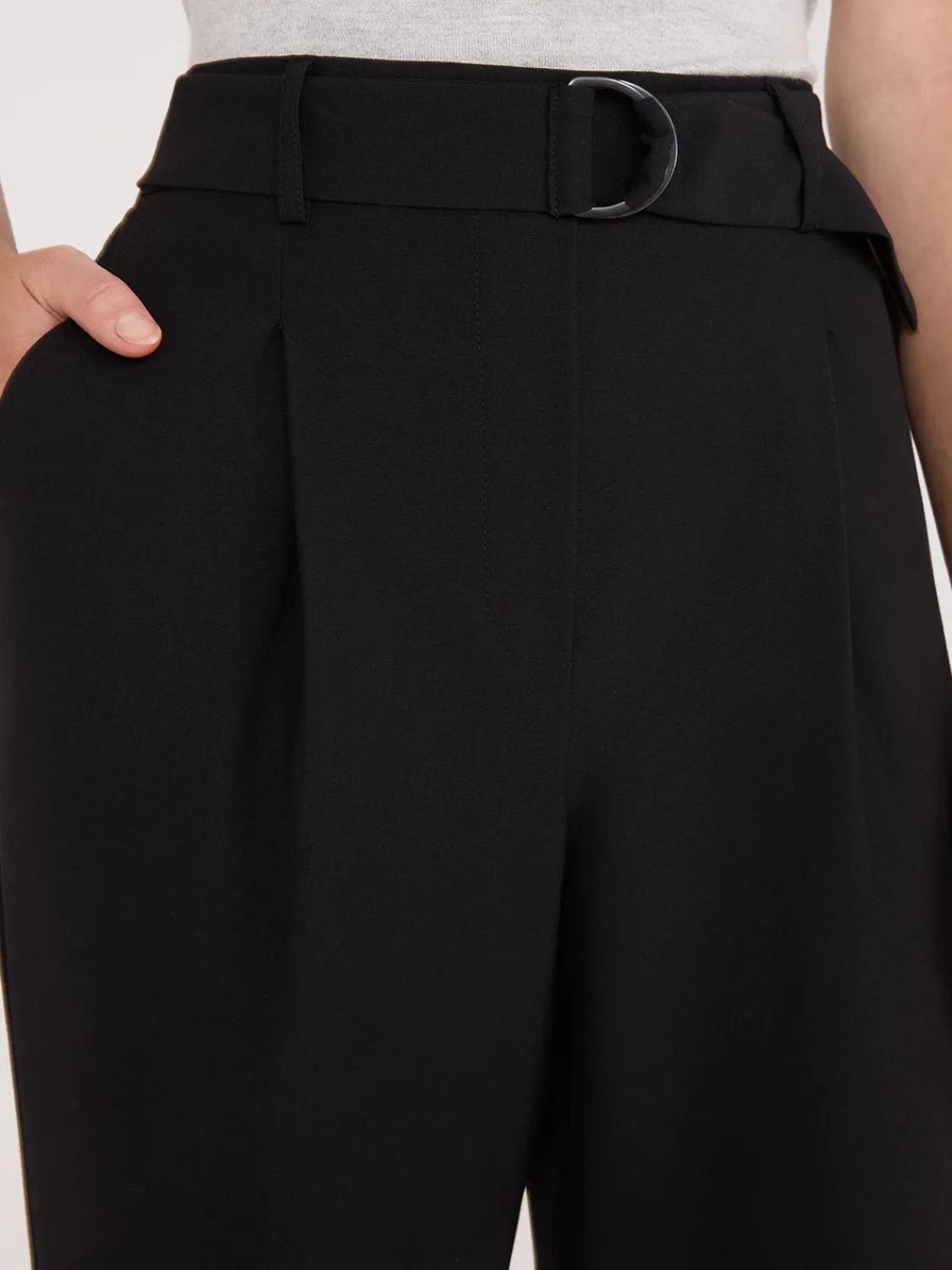 Suzy Shier Suiting|Bottoms>Mid-Rise Pleated Pants