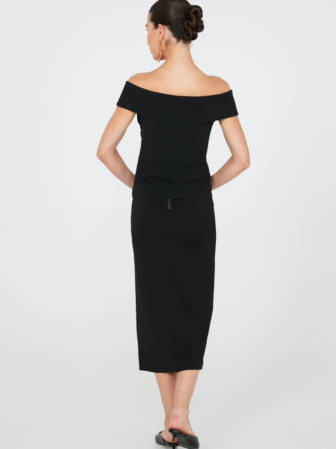 Suzy Shier Tops|Short Sleeve>Off-The-Shoulder Twist-Front Top