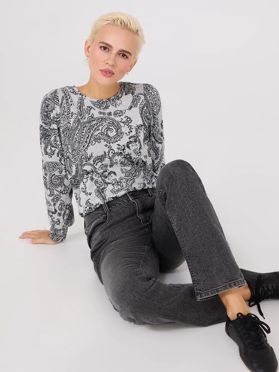 Suzy Shier Long Sleeve>Paisley Print Balloon Sleeve Top