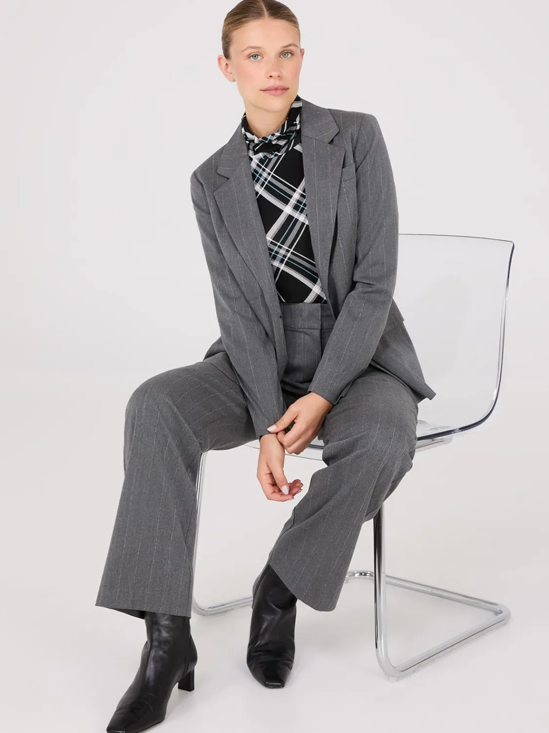 Suzy Shier Suiting|Blazers & Vests>Pinstripe 1-Button Blazer