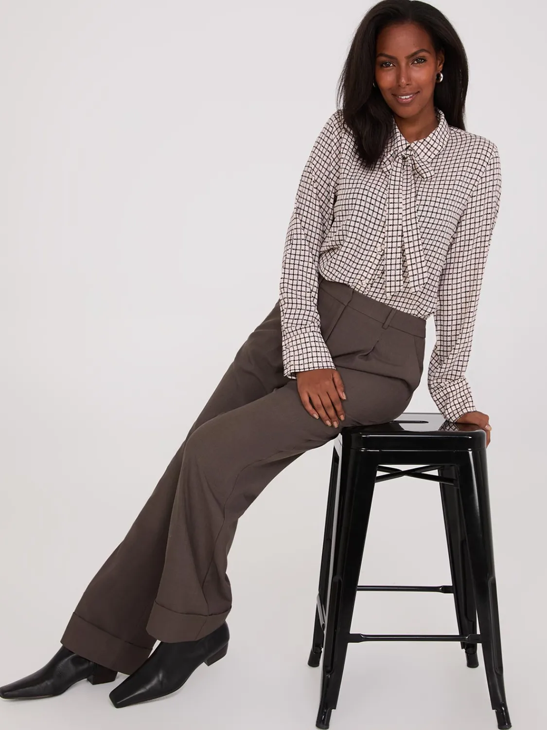Suzy Shier Tops|Long Sleeve>Plaid Button-Front Chiffon Blouse With Removable Tie