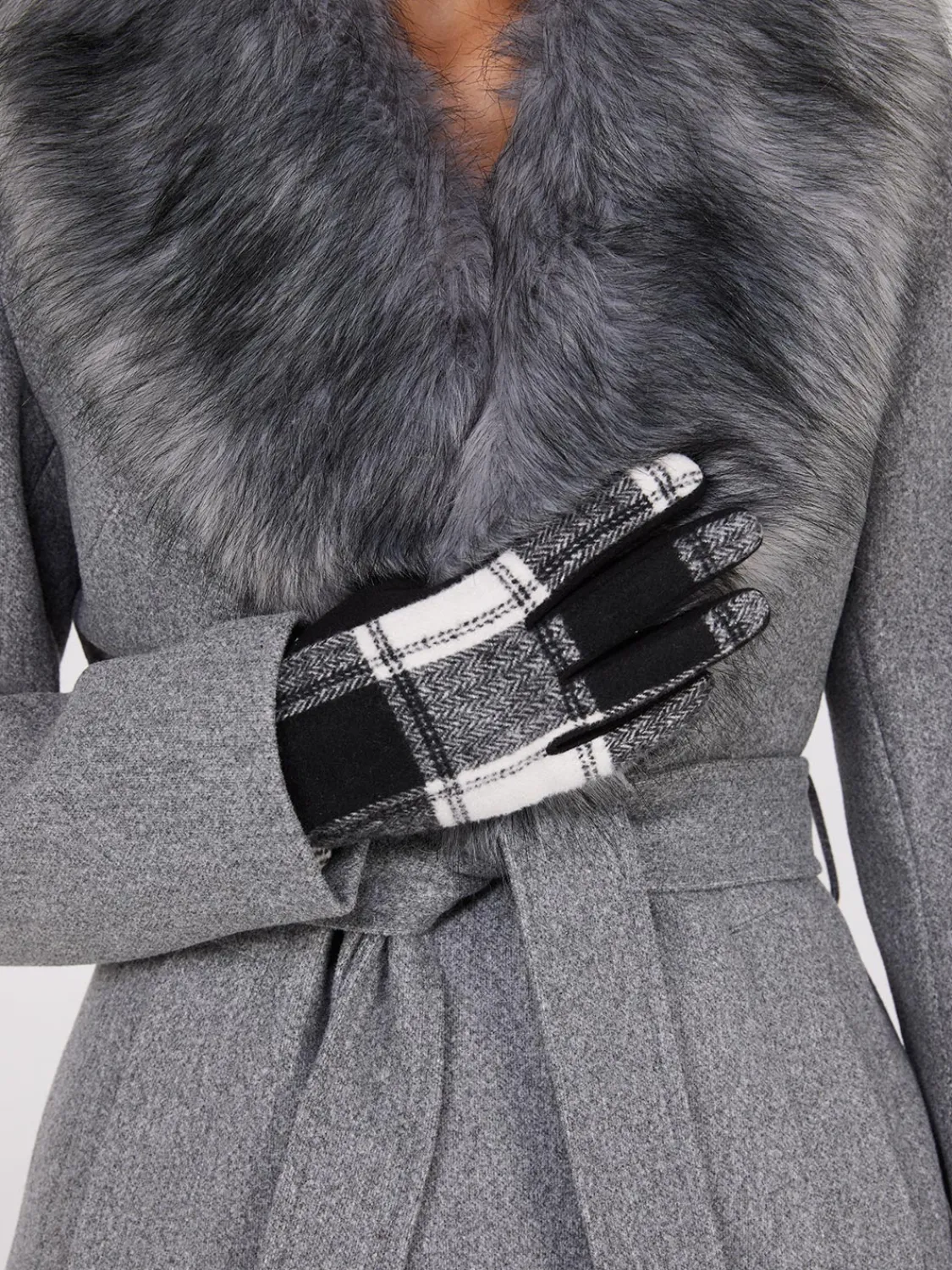 Suzy Shier Hats & Scarves & Gloves>Plaid Gloves With Lining