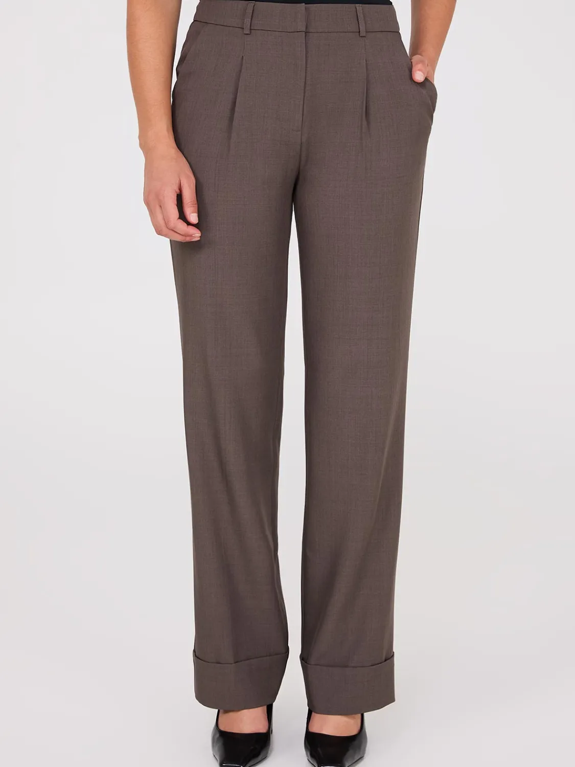 Suzy Shier Suiting|Bottoms>Pleated Wide-Leg Pants With Cuff