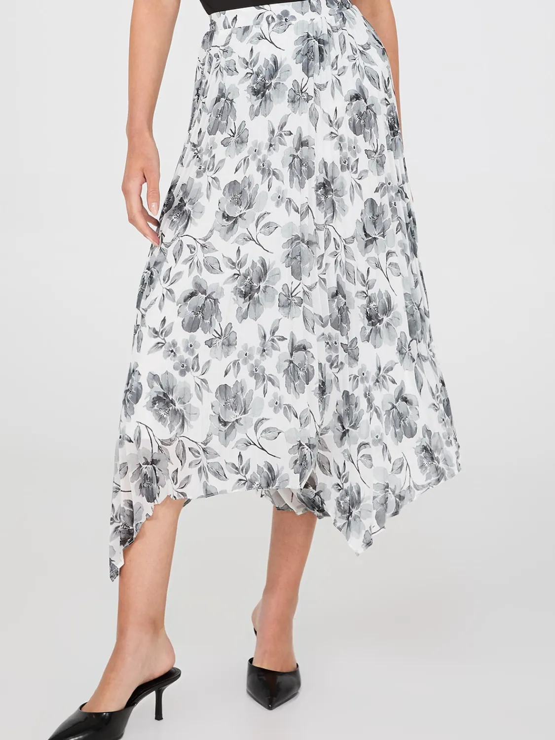 Suzy Shier Skirts>Printed Asymmetrical Hem Chiffon Skirt