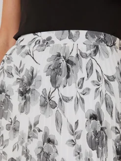 Suzy Shier Skirts><noscript><img width=