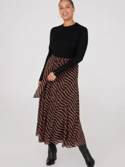 Suzy Shier Skirts>Printed Chiffon Button-Front Skirt