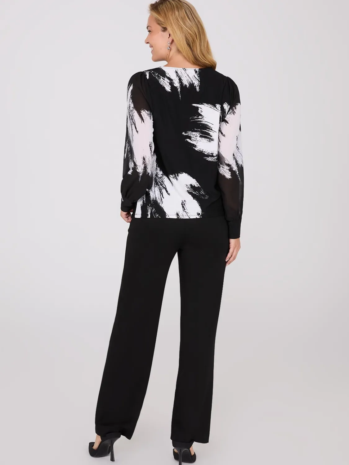 Suzy Shier Tops|Long Sleeve>Printed Long Chiffon Sleeve Boat Neck Top
