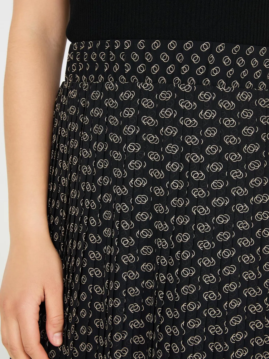 Suzy Shier Skirts>Printed Pleated Chiffon Skirt