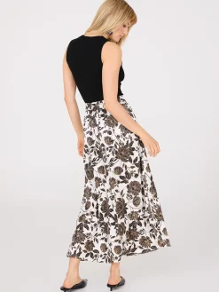Suzy Shier Skirts><noscript><img width=