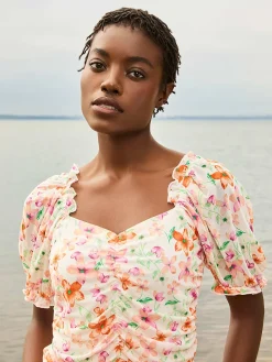 Suzy Shier Tops|Short Sleeve>Printed Sweetheart Neckline Top With Puff Sleeves