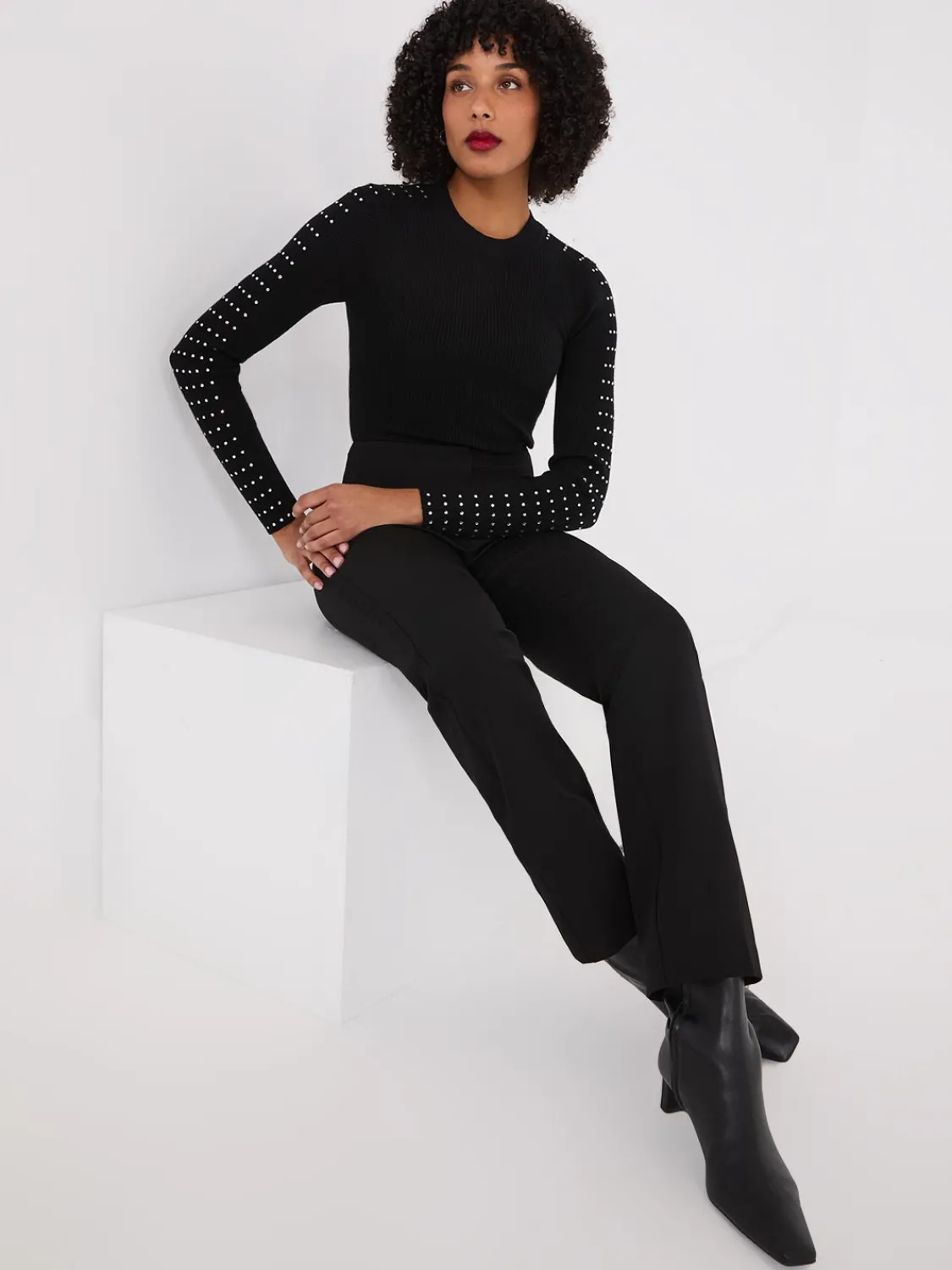 Suzy Shier Long Sleeve|Fashion Tops>Rhinestone Stud Crew Neck Sweater