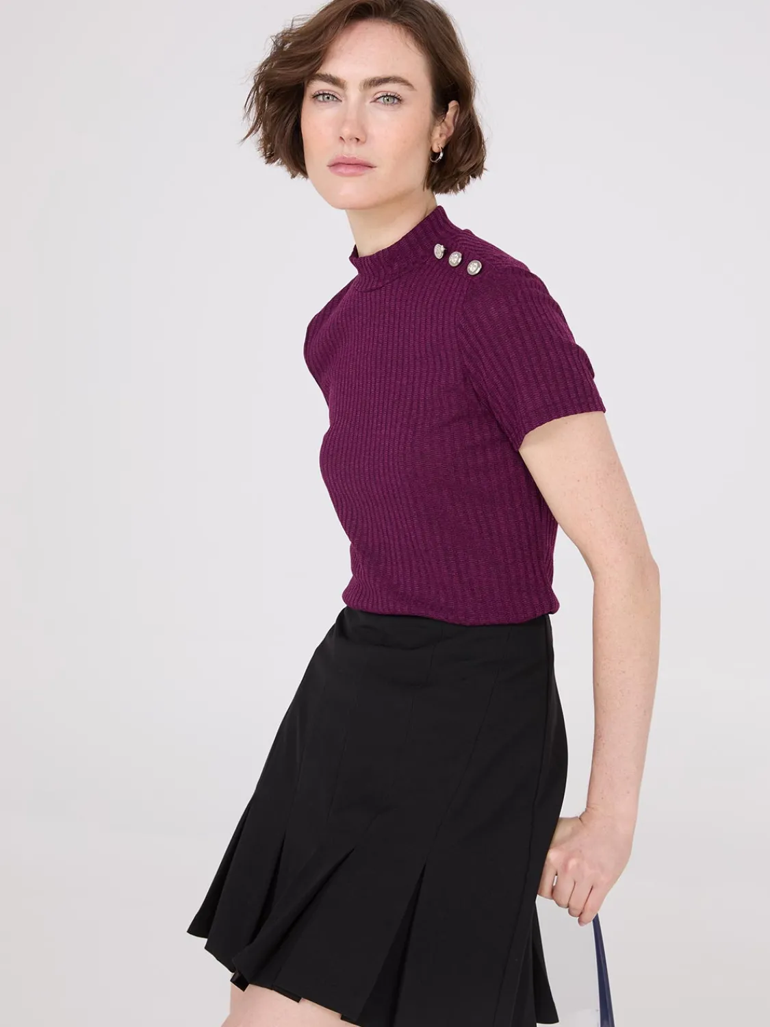 Suzy Shier Short Sleeve>Ribbed Mock Neck Top With Button Details