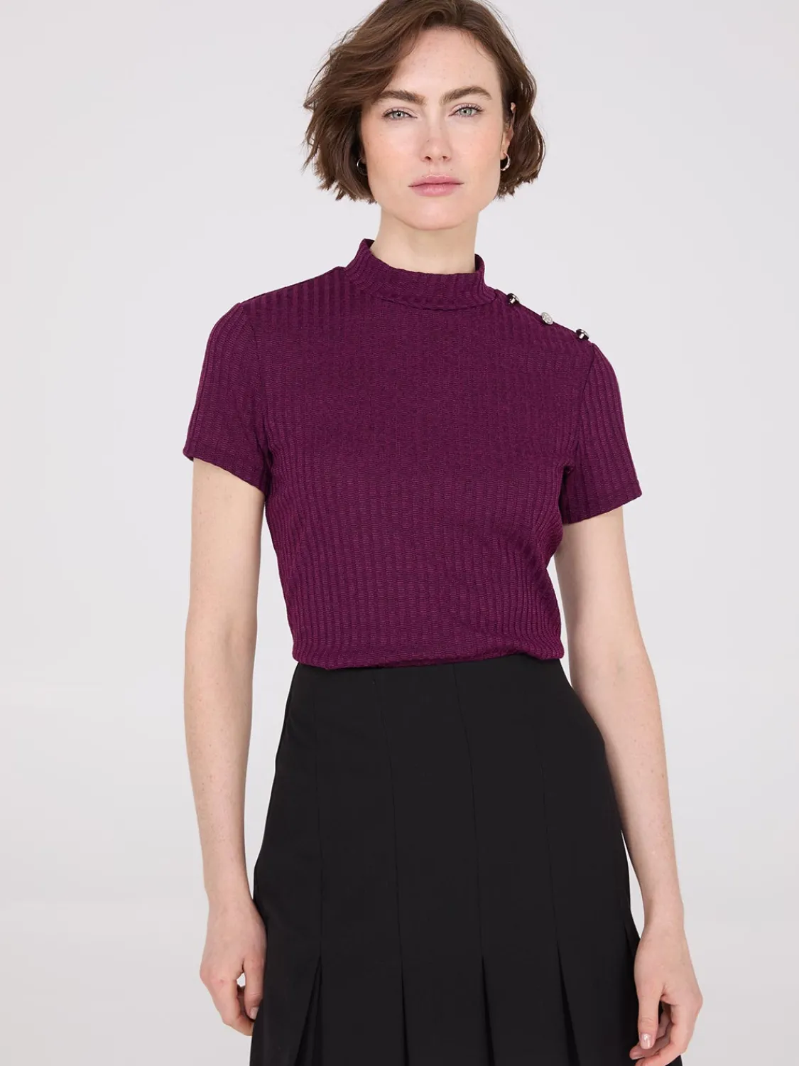 Suzy Shier Short Sleeve>Ribbed Mock Neck Top With Button Details