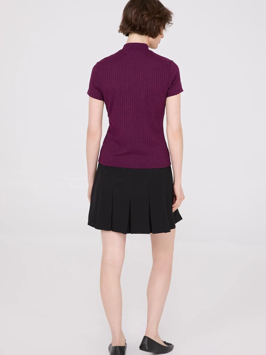 Suzy Shier Short Sleeve>Ribbed Mock Neck Top With Button Details