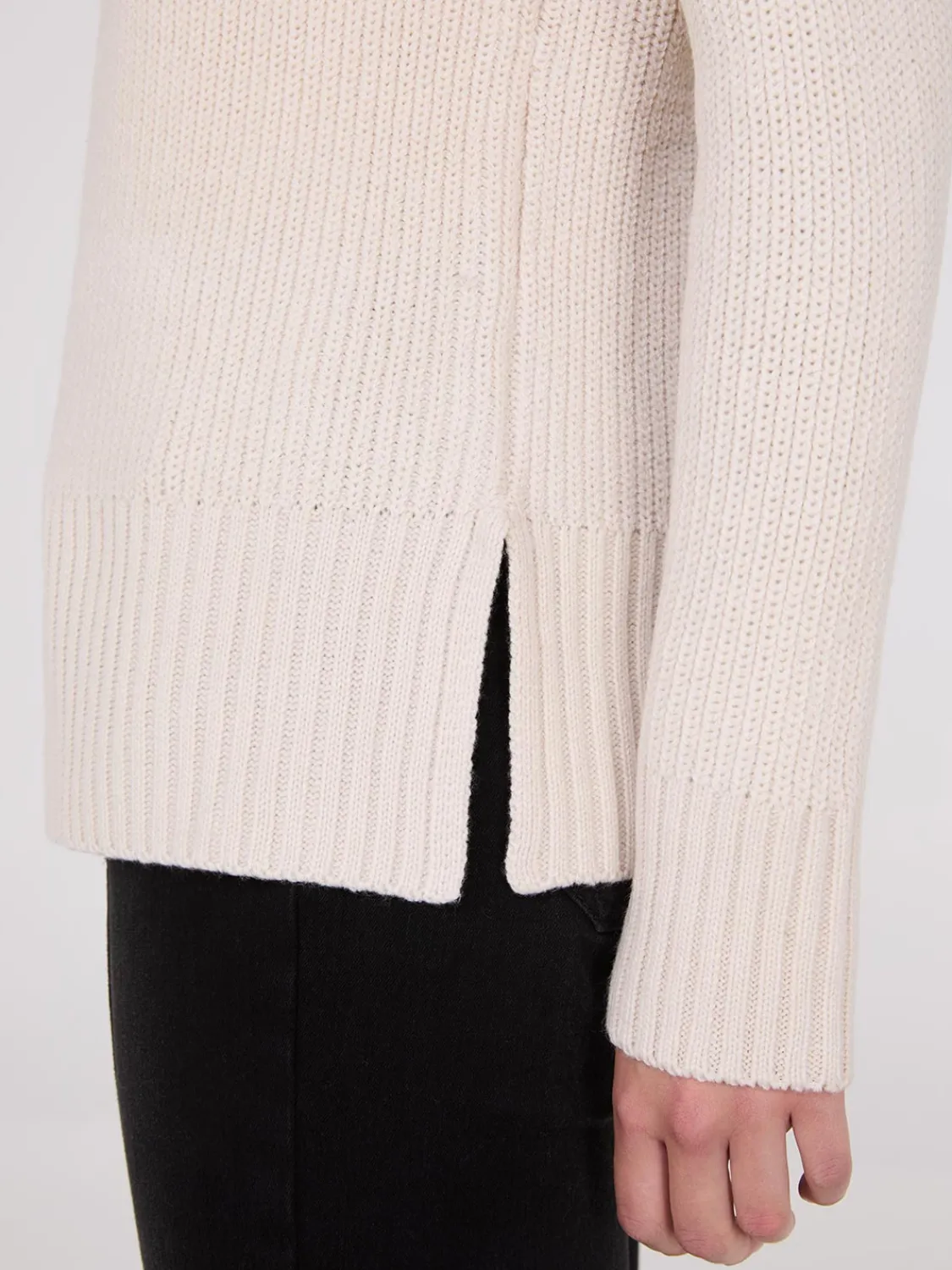 Suzy Shier Long Sleeve|Sweaters & Cardigans>Ribbed V-Neck Sweater With Side Slits