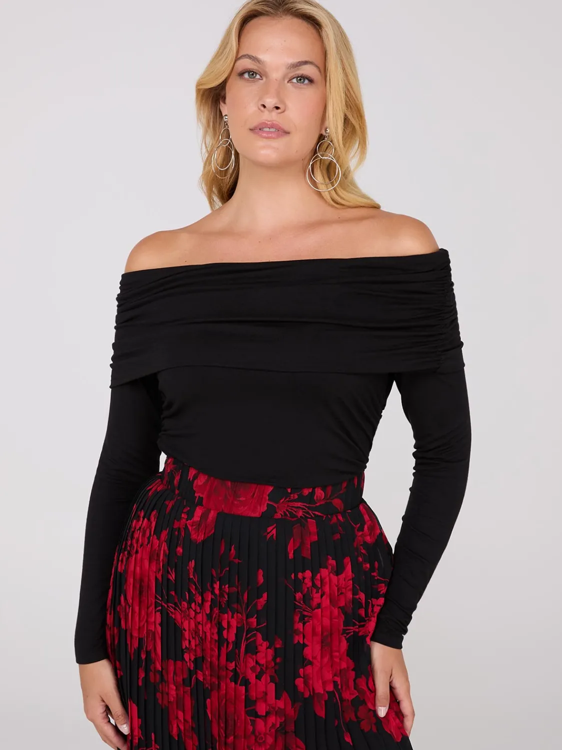 Suzy Shier Tops|Long Sleeve>Ruched Off-The-Shoulder Top