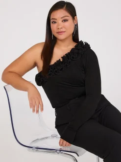 Suzy Shier Sleeveless|Long Sleeve>Ruffle One-Shoulder Top
