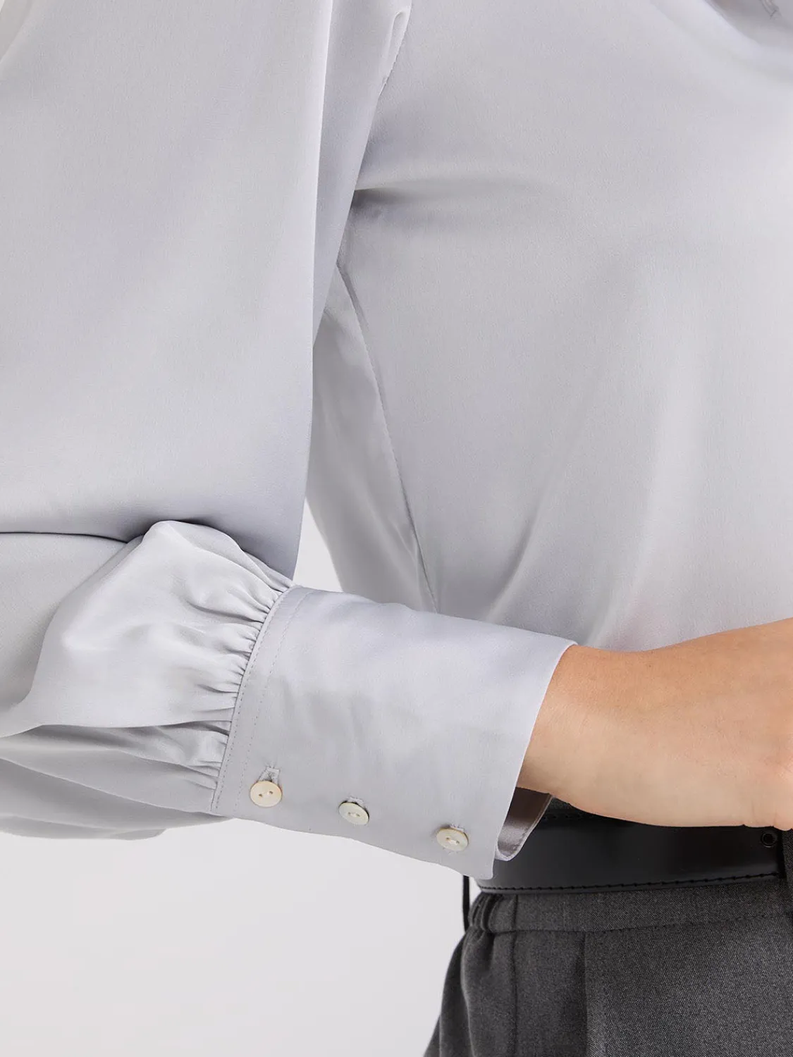 Suzy Shier Tops|Long Sleeve>Satin Volume Sleeve Button-Front Blouse