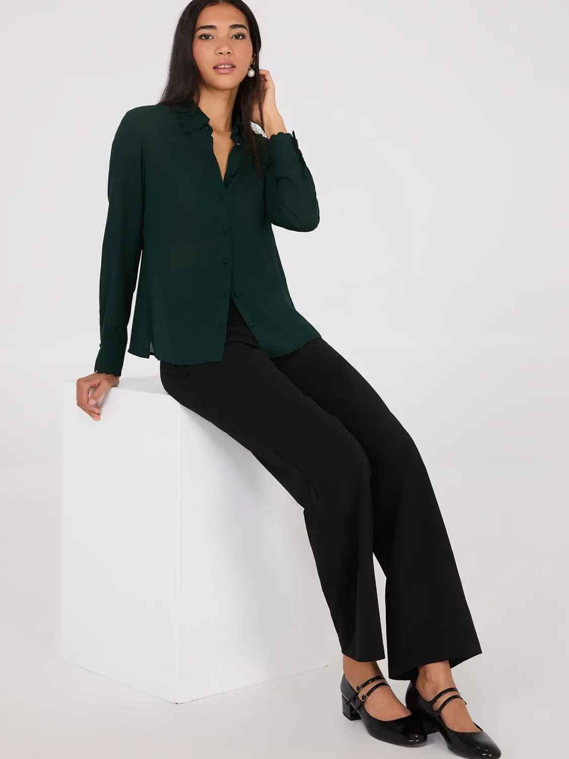 Suzy Shier Tops|Long Sleeve>Scalloped Button-Front Blouse