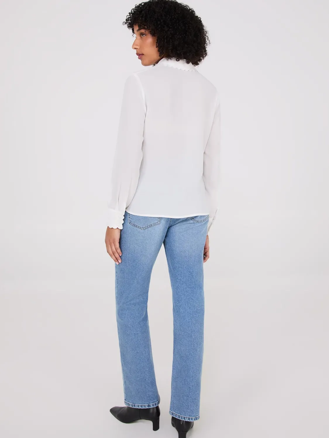 Suzy Shier Tops|Long Sleeve>Scalloped Button-Front Blouse