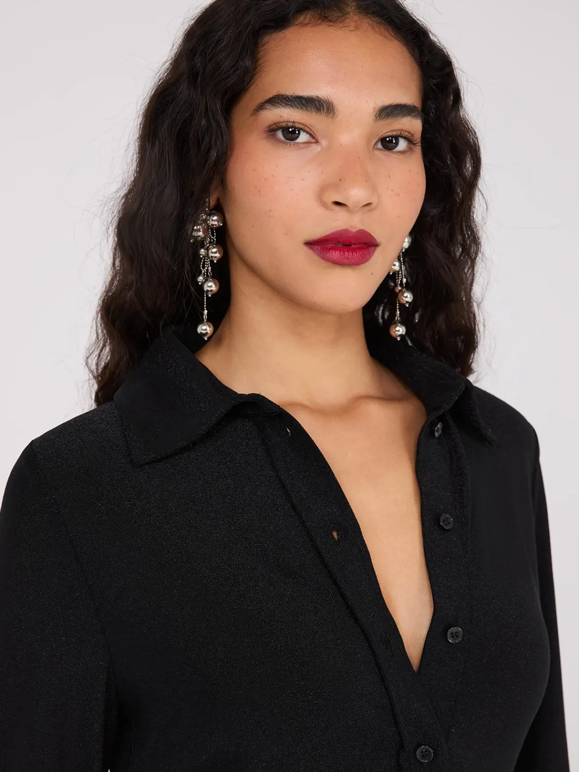 Suzy Shier Tops|Long Sleeve>Shimmer Button-Front Blouse