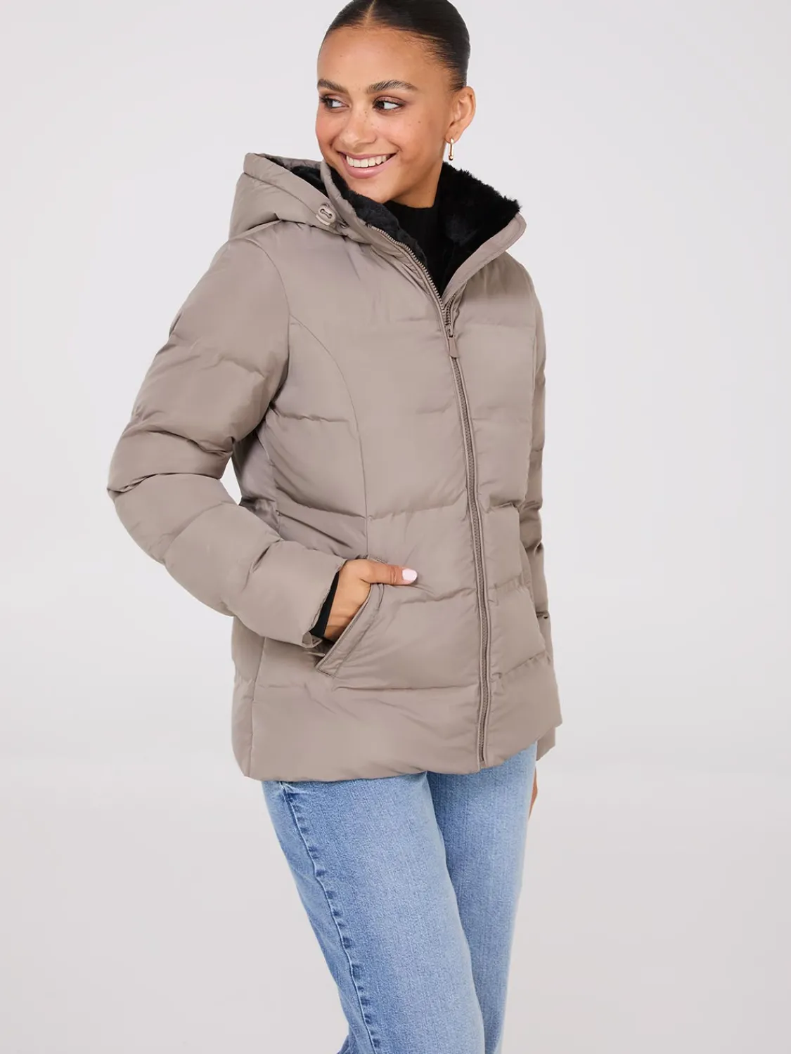 Suzy Shier Puffers & Jackets|Puffers & Jackets>Short Puffer Jacket