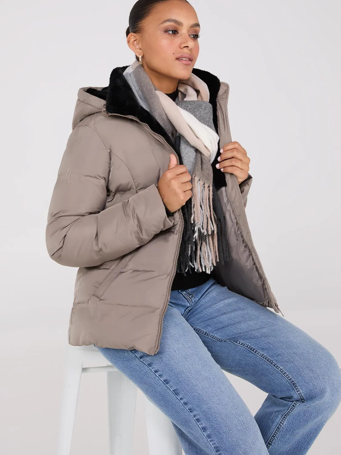 Suzy Shier Puffers & Jackets|Puffers & Jackets>Short Puffer Jacket