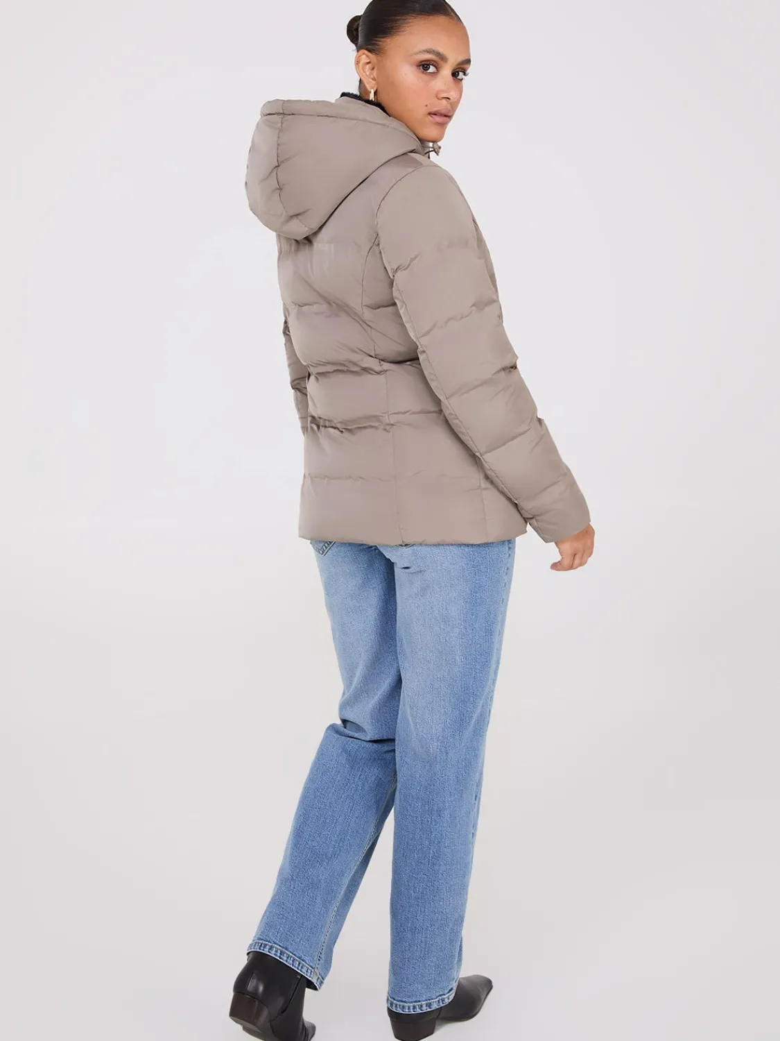 Suzy Shier Puffers & Jackets|Puffers & Jackets>Short Puffer Jacket