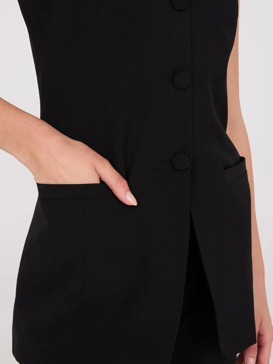 Suzy Shier Suiting|Blazers & Vests>Sleeveless 3-Button Blazer