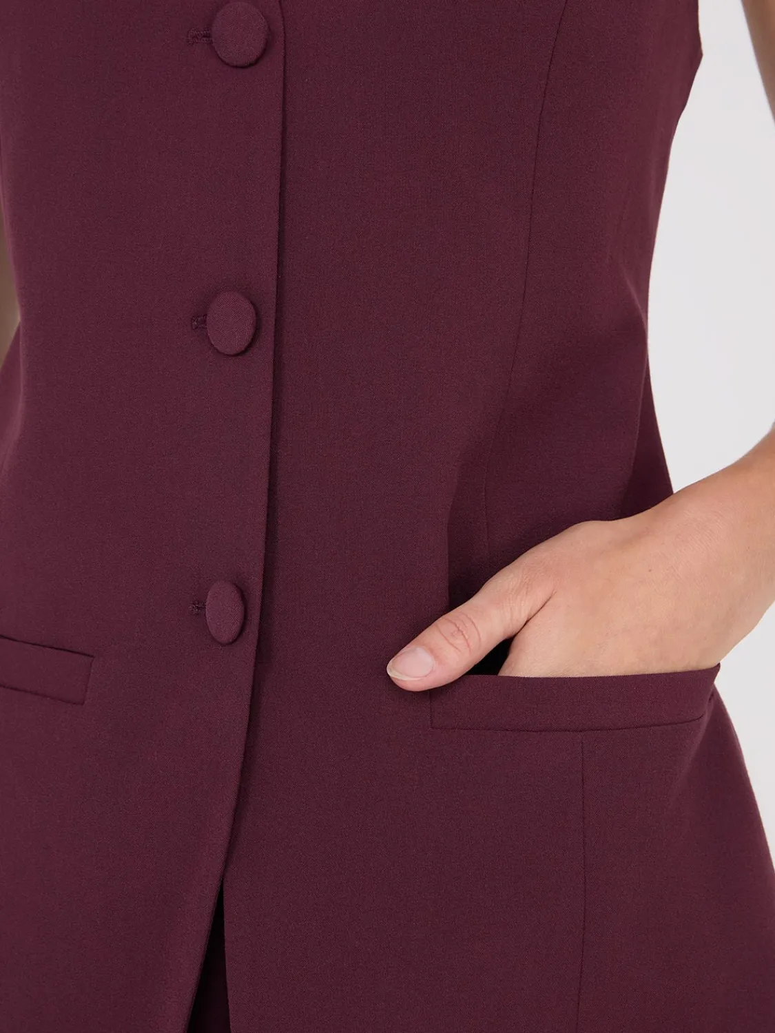 Suzy Shier Suiting|Blazers & Vests>Sleeveless 3-Button Blazer
