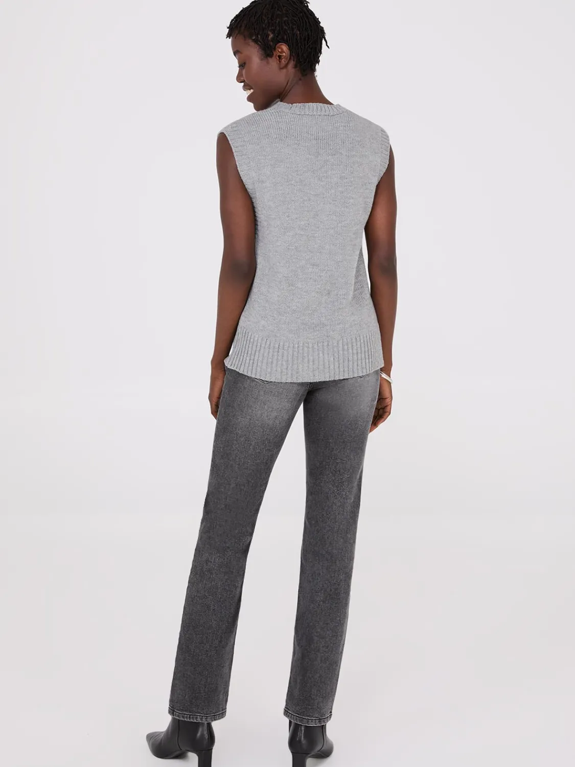 Suzy Shier Sleeveless|Sweaters & Cardigans>Sleeveless Button-Front Sweater Vest