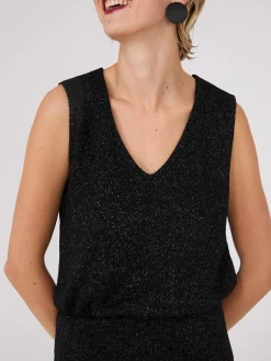 Suzy Shier Sleeveless>Sleeveless Metallic V-Neck Top