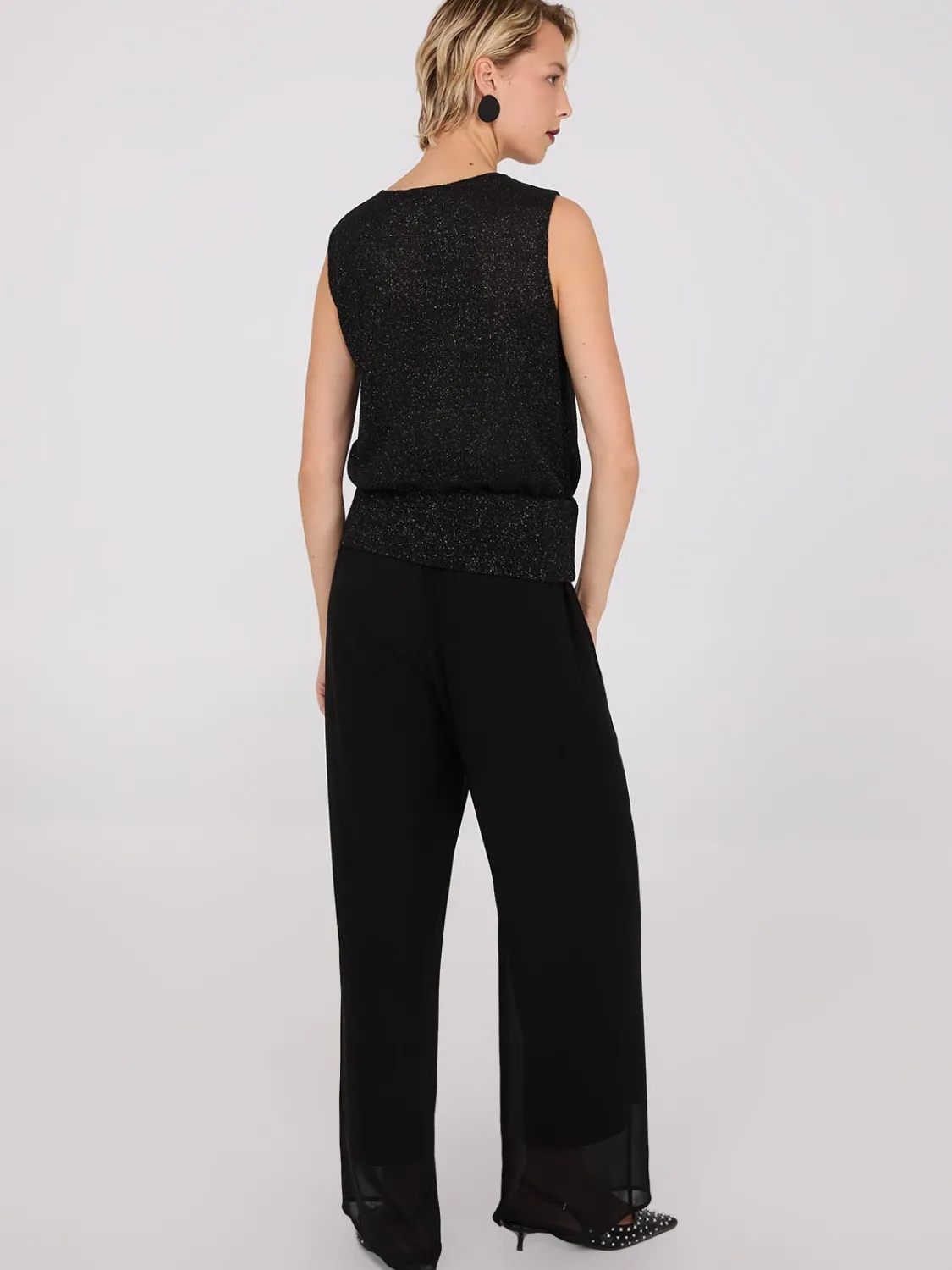 Suzy Shier Sleeveless>Sleeveless Metallic V-Neck Top