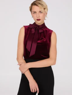 Suzy Shier Sleeveless>Sleeveless Mock Neck Velvet Top