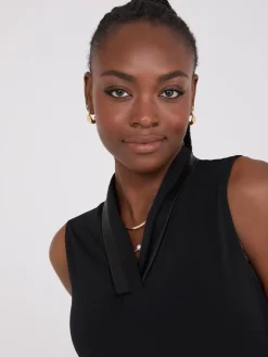 Suzy Shier Tops|Sleeveless>Sleeveless Pleated Faux Leather V-Neck Top