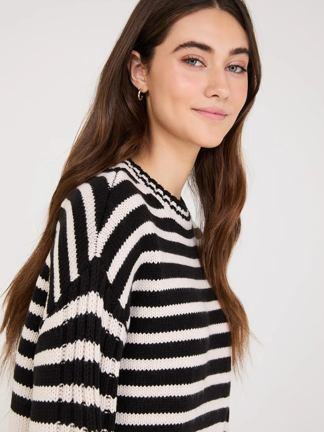 Suzy Shier Long Sleeve|Sweaters & Cardigans>Striped Crew Neck High-Low Sweater