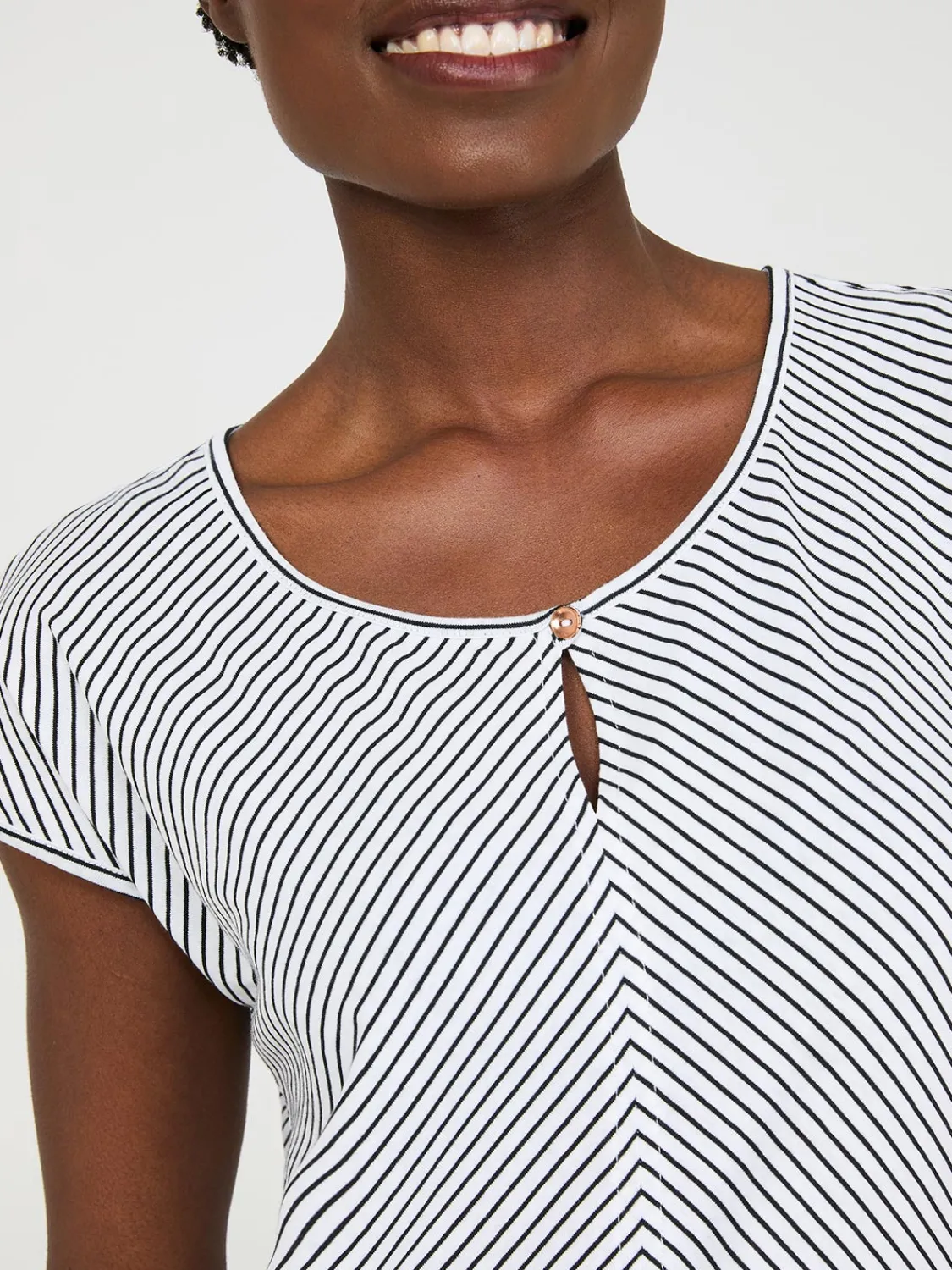Suzy Shier Short Sleeve>Striped Front Keyhole Top