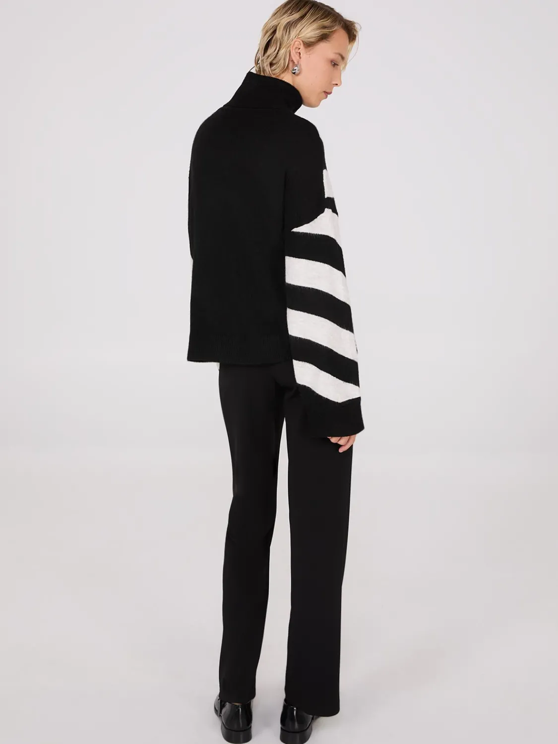 Suzy Shier Long Sleeve|Sweaters & Cardigans>Striped Turtleneck Sweater