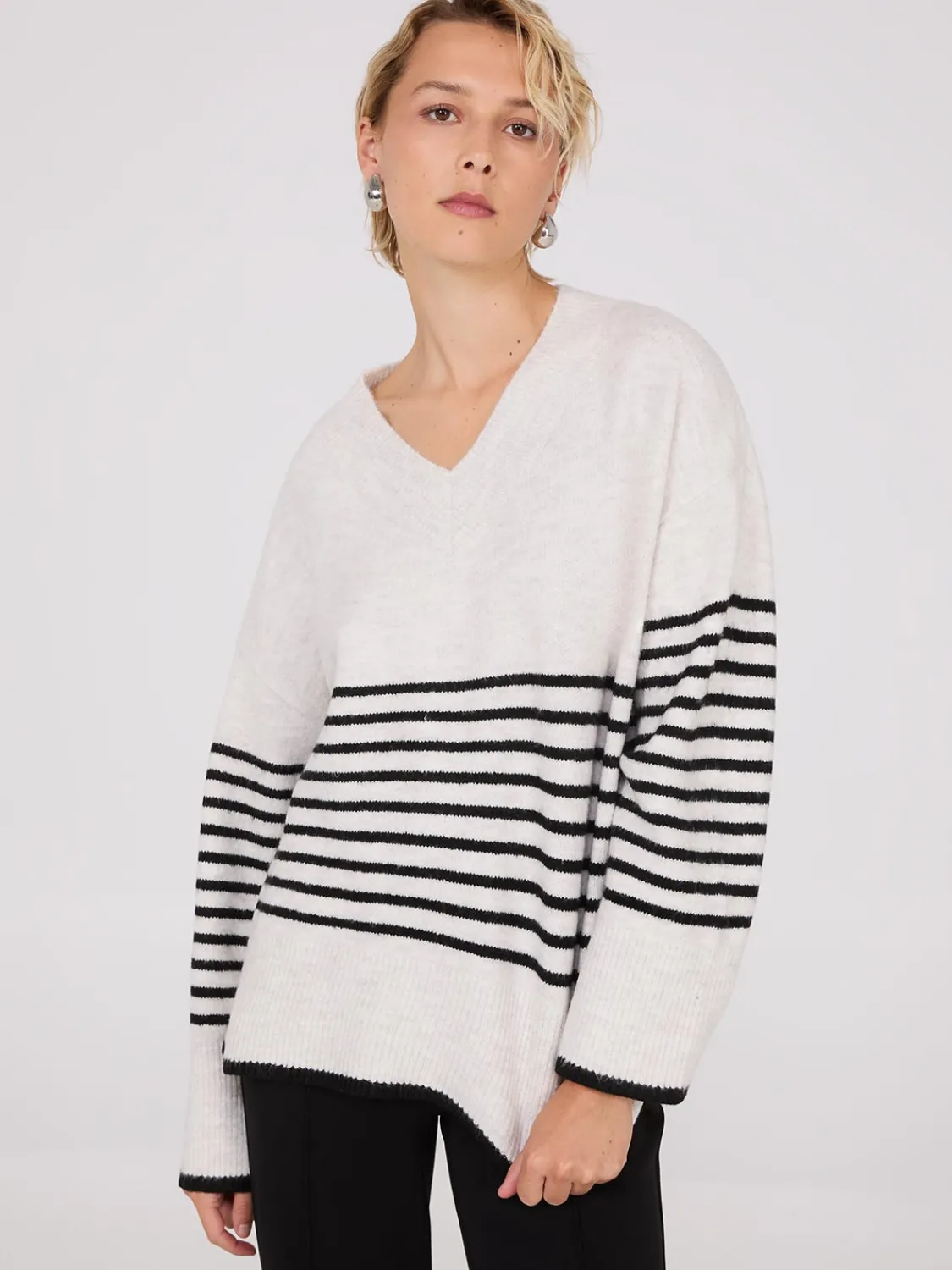 Suzy Shier Long Sleeve|Sweaters & Cardigans>Striped V-Neck Loose Sweater